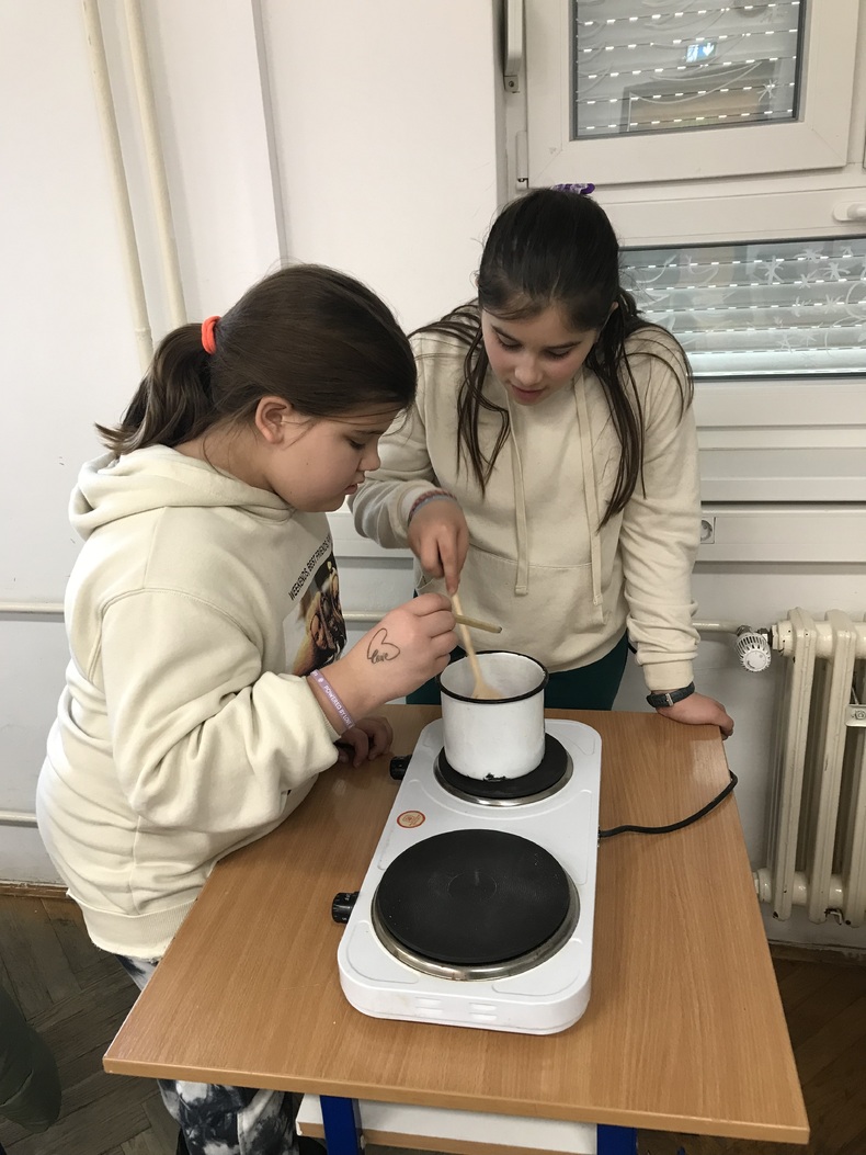 Izrada svijeća od recikliranog voska